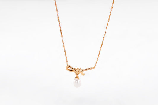 Gold plated pearl necklace for girls and women