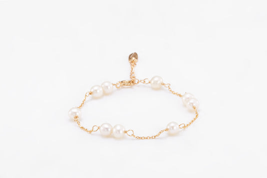 Gold-plated pearl bracelet for girls and women