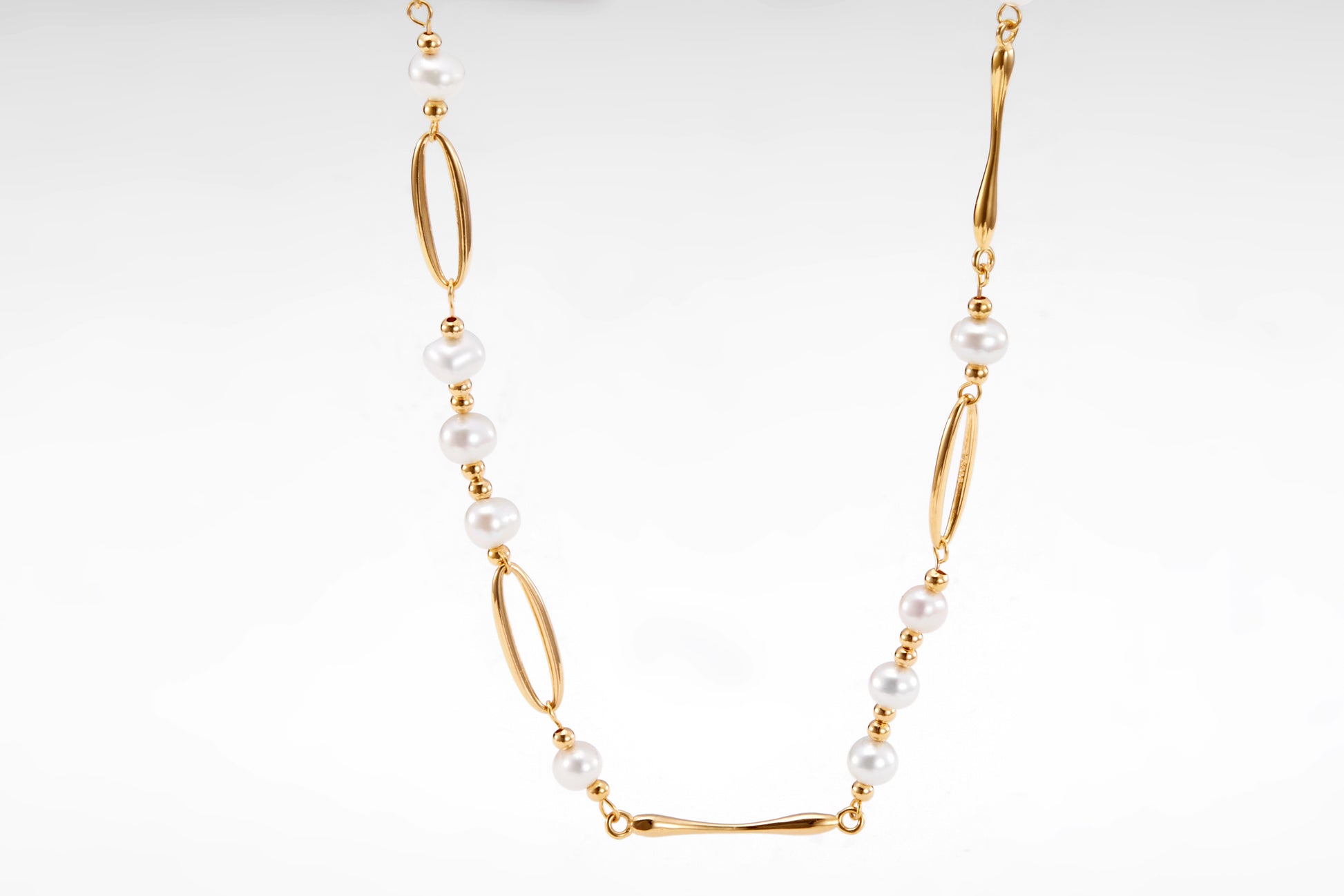 Gold plated necklace for girls and women 