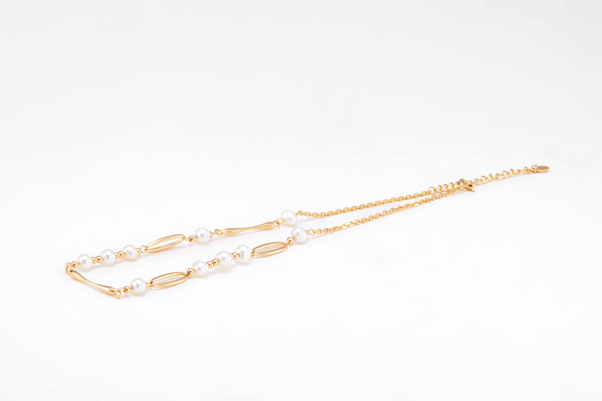 Gold plated necklace for girls and women 