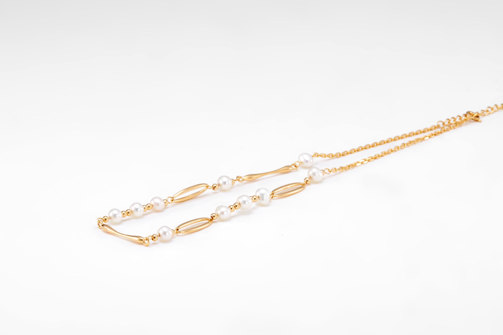 Gold plated necklace for girls and women 