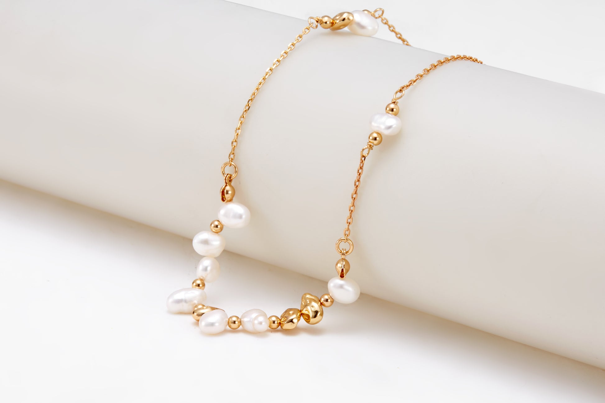 Gold-plated pearl necklace for girls and women 