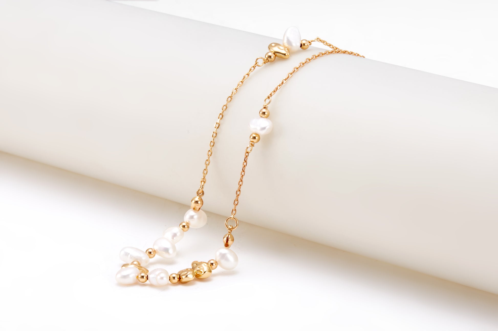 Gold-plated pearl necklace for girls and women 