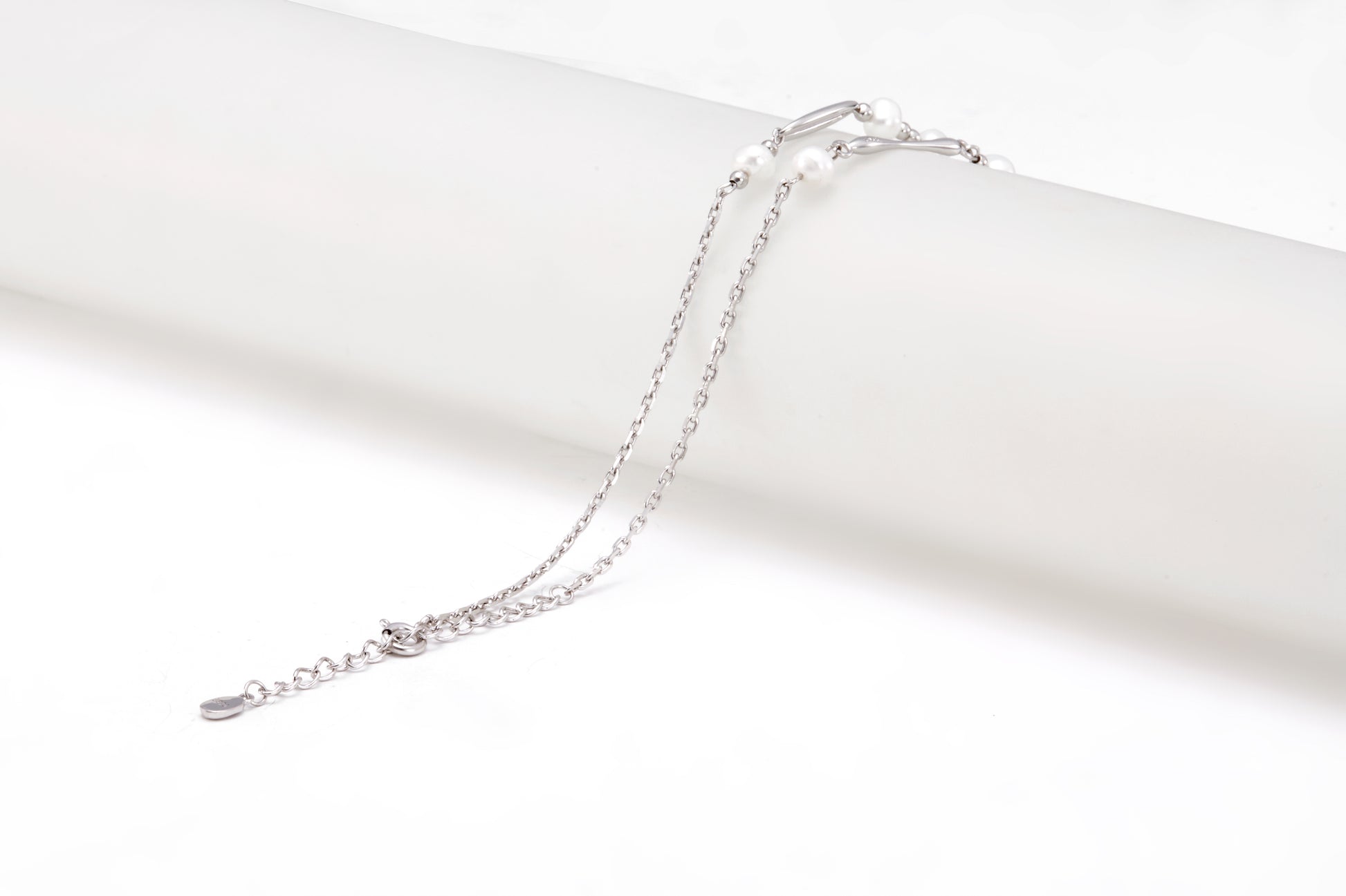Silver pearl necklace for girls and women 