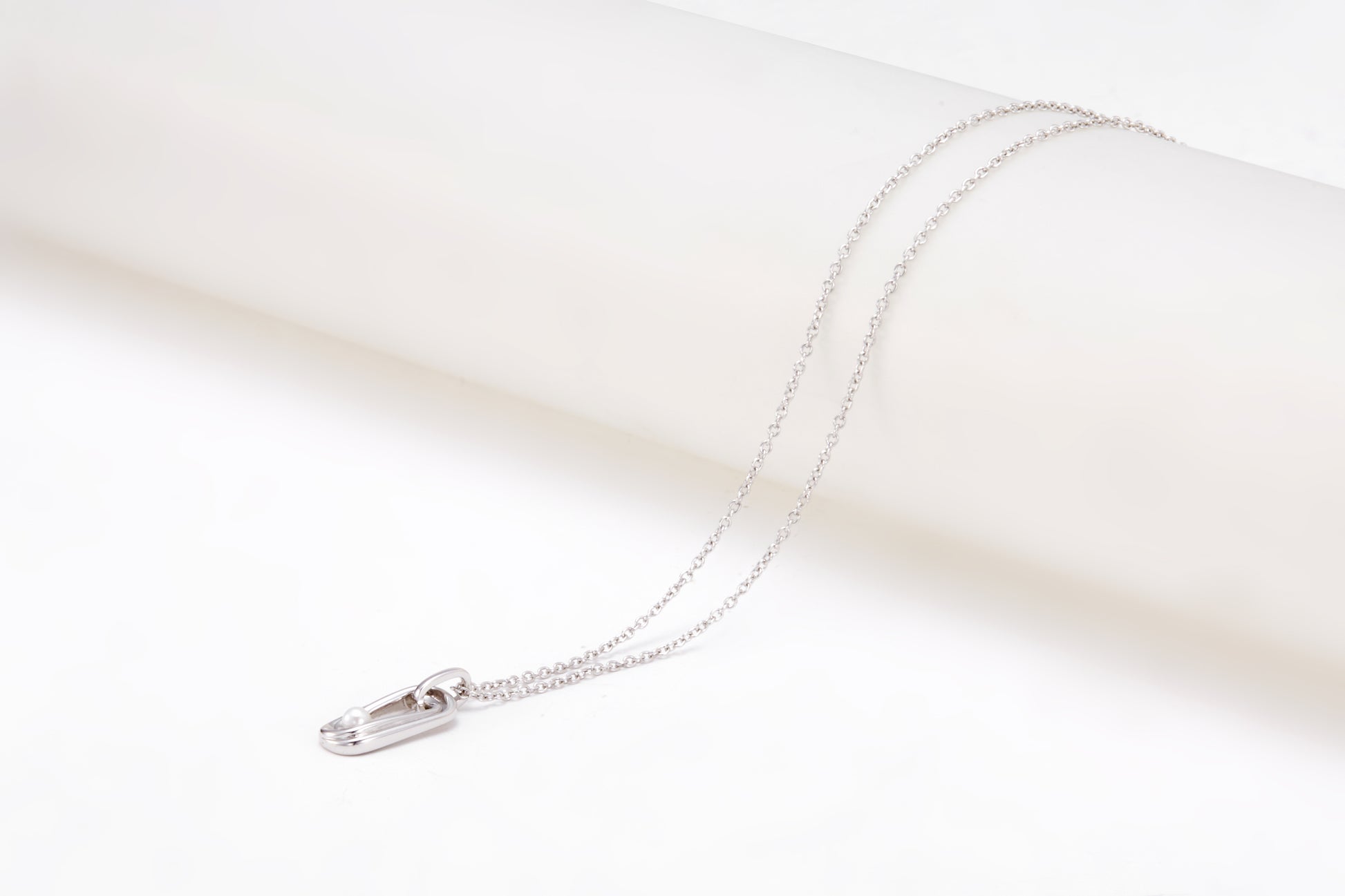 Silver pearl necklace for girls and women 