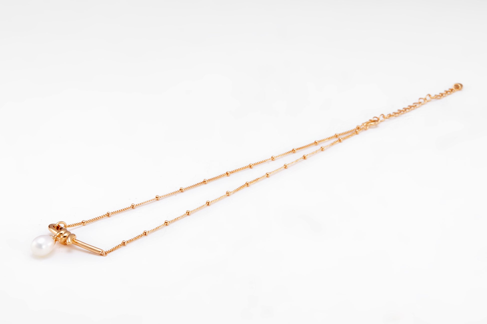 Gold plated pearl necklace for girls and women 