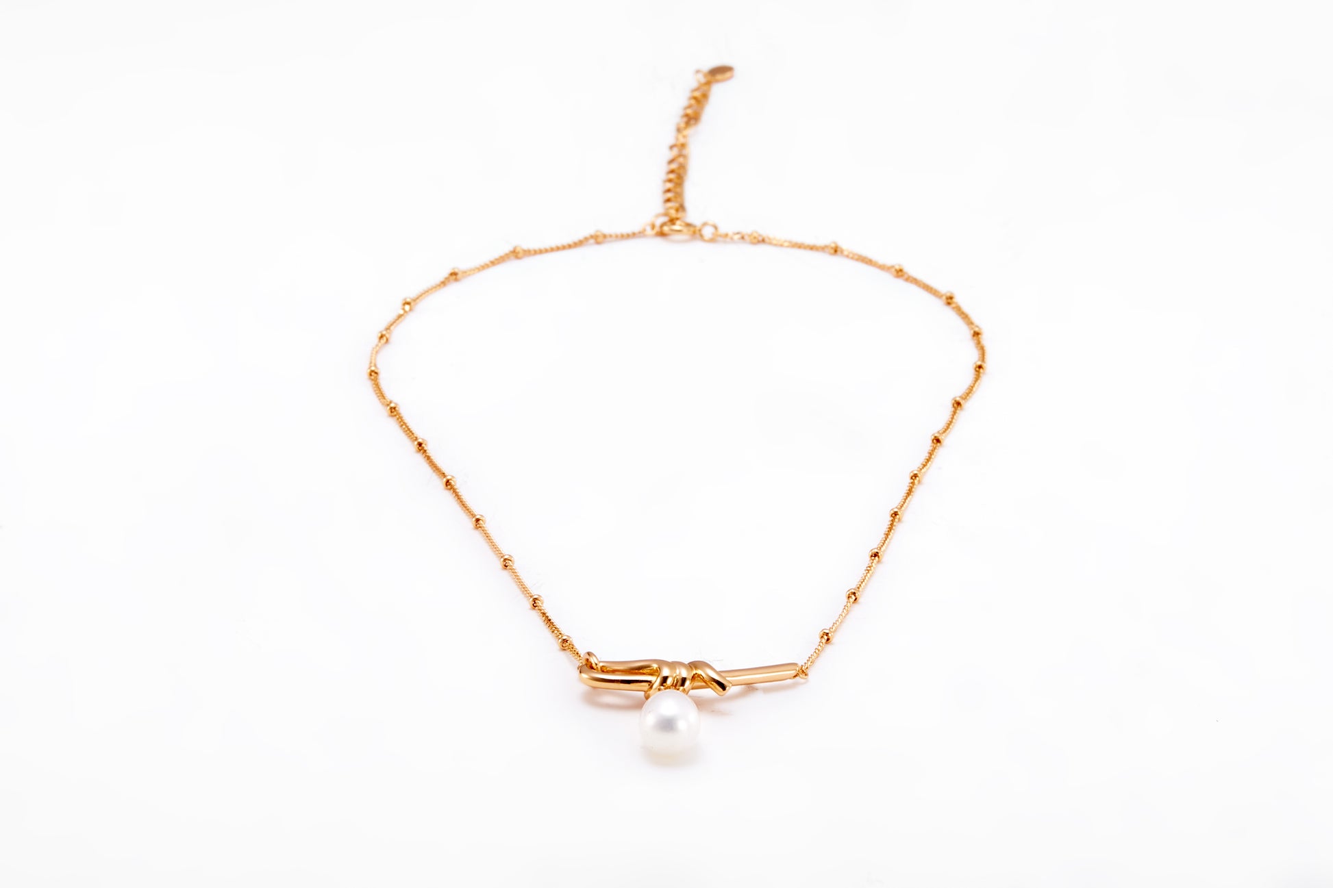 Gold plated pearl necklace for girls and women 