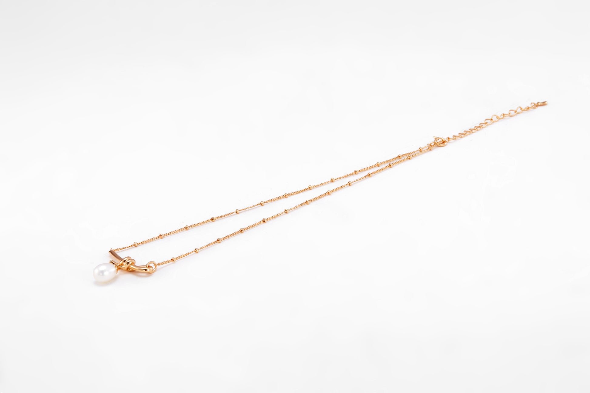 Gold plated pearl necklace for girls and women 