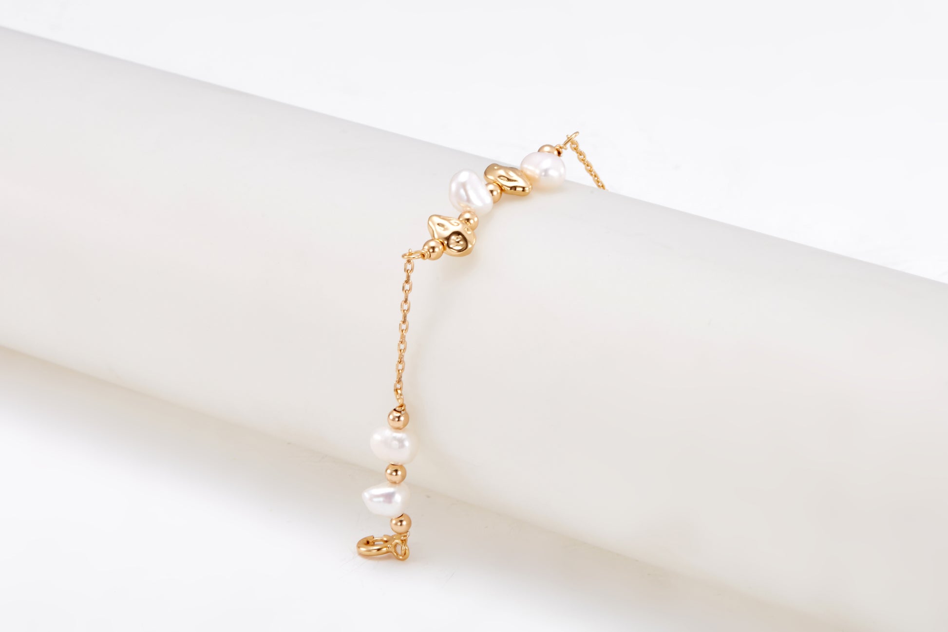Gold-plated pearl bracelet for girls and women 