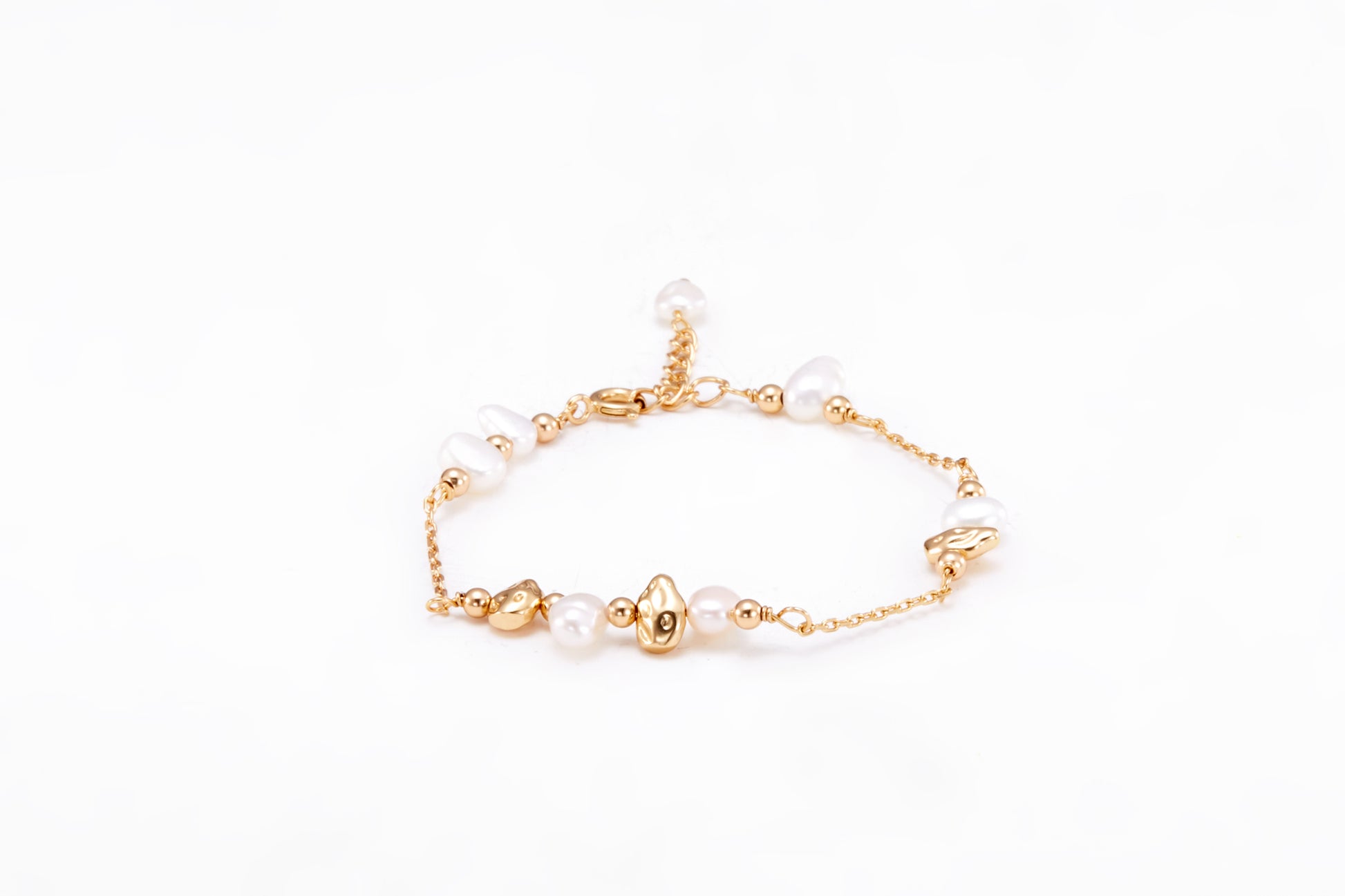 Gold-plated pearl bracelet for girls and women 