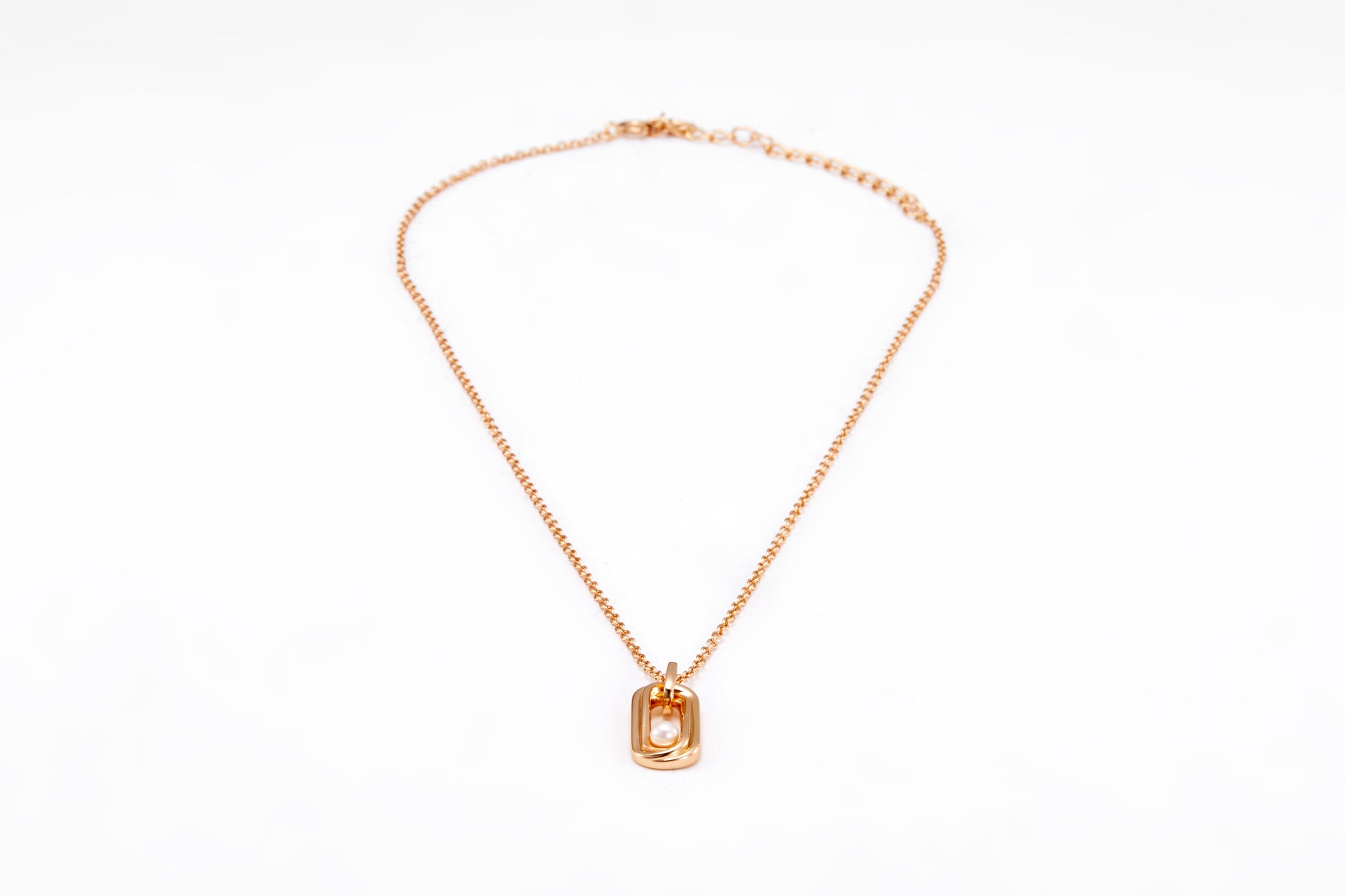 Gold-plated pearl necklace for girls and women 