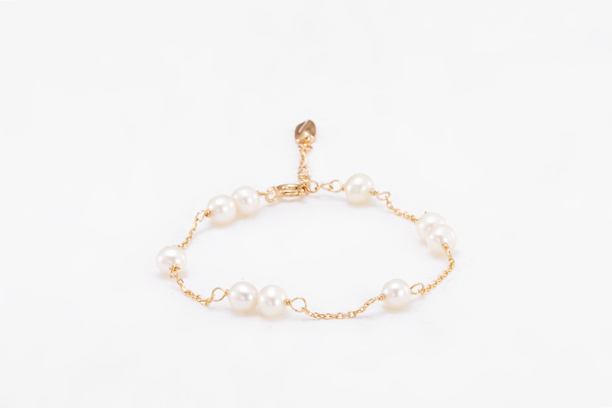 Gold-plated pearl bracelet for girls and women 